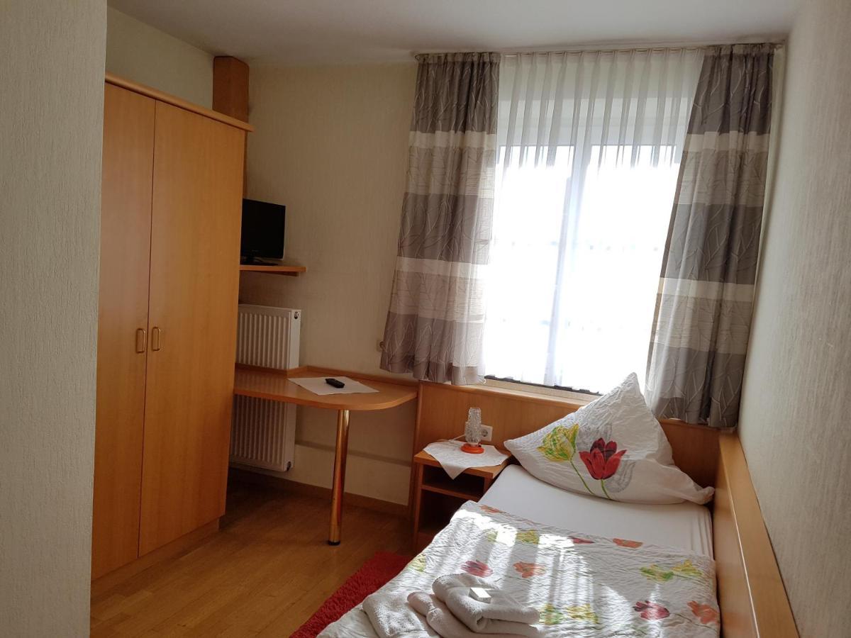 Hotel Pension Haus Pooth Wesel  Bagian luar foto