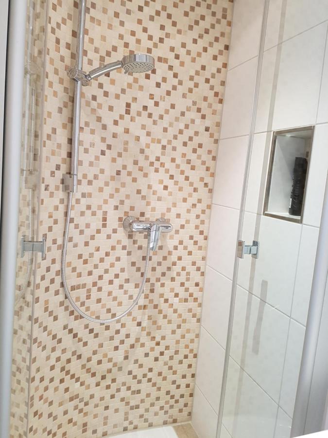 Hotel Pension Haus Pooth Wesel  Bagian luar foto