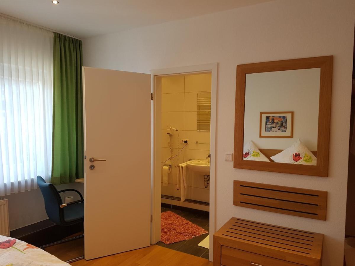 Hotel Pension Haus Pooth Wesel  Bagian luar foto